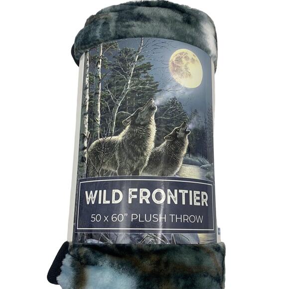 Wild Frontier 50" X 60" Plush Throw Blanket Wolves Multicolor Artist James Meger - Picture 1 of 6